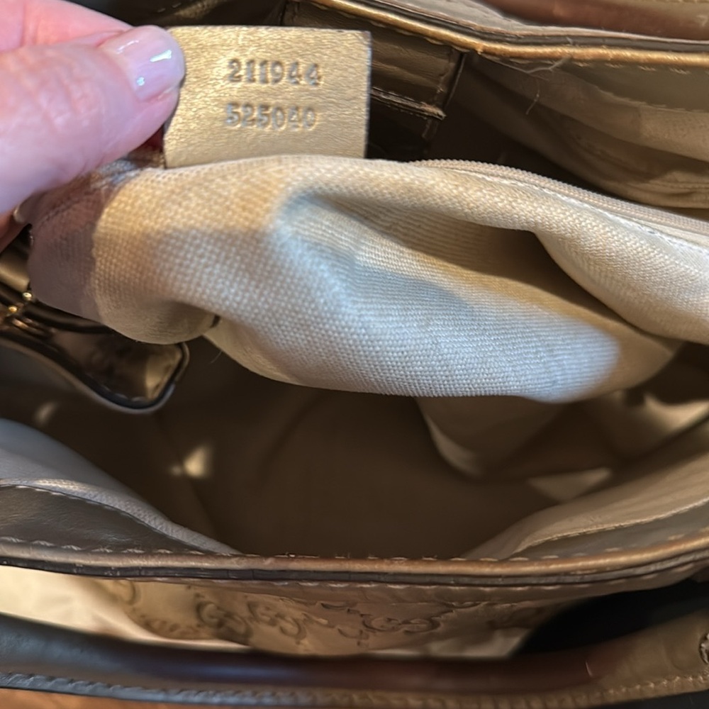 Well loved Gucci Sukey Medium Gold 100% authentic.  Comes with dustbag. - Picture 7 of 13